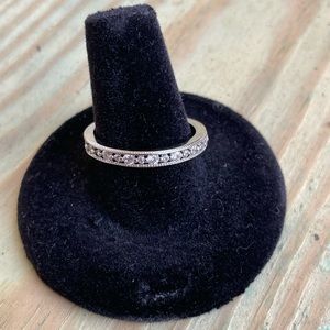 New filigree silver color sparkly stones ring